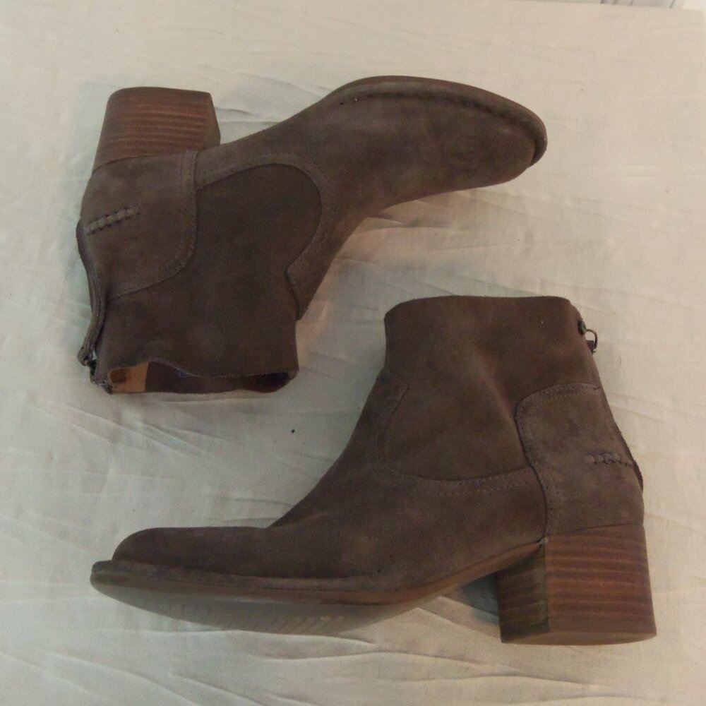 UGG Bandara Suede Ankle Boots Dark Taupe sz 6